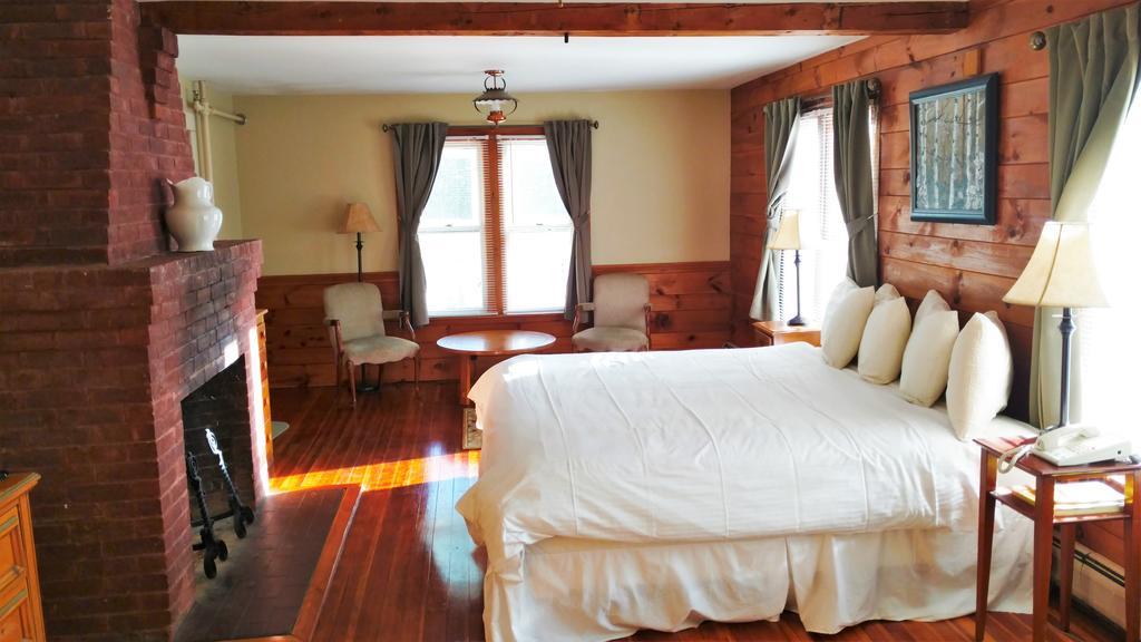 Woodbound Inn Rindge Dış mekan fotoğraf
