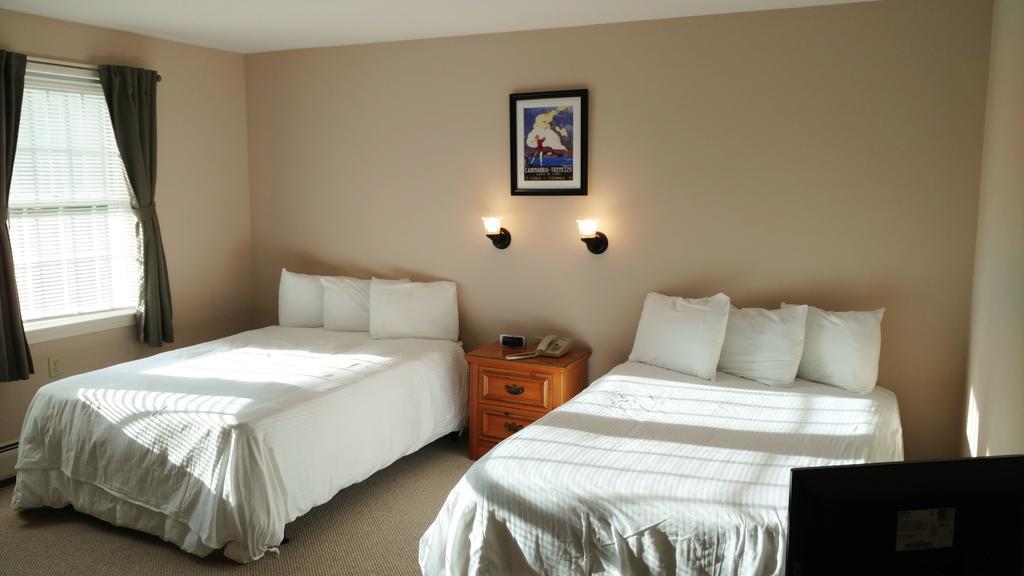 Woodbound Inn Rindge Dış mekan fotoğraf